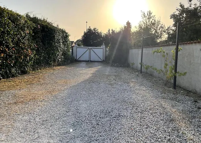 Angouleme 别墅 圣伊里埃苏尔查